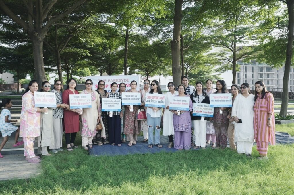 रायपुर में बिल्डर की मनमानी के खिलाफ सड़कों पर उतर गए नागरिक, पार्क साइड कॉलोनी के नागरिकों ने लगाया बिल्डर पर आरोप, पार्कसाइड- बेवकूफ बनाना बंद करो रायपुर में बिल्डर की मनमानी के खिलाफ सड़कों पर उतर गए नागरिक, पार्क साइड कॉलोनी के नागरिकों ने लगाया बिल्डर पर आरोप, पार्कसाइड- बेवकूफ बनाना बंद करो kshititech