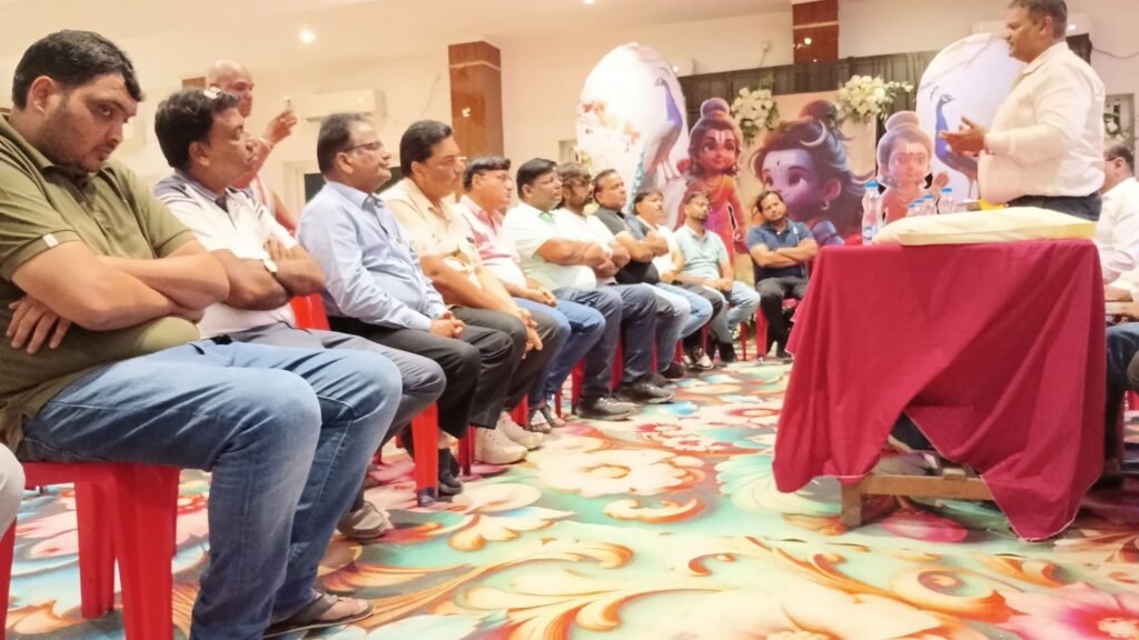 25-26 अक्टूबर को रायगढ़ में होगा अग्रवाल समाज का वैवाहिक परिचय सम्मेलन,परिचय सम्मेलन की तैयारी को लेकर शक्ति शहर में 18 सितंबर को अग्रवाल समाज की संपन्न हुई बैठक, रायगढ़ के श्री अग्रोहा धाम चैरिटेबल ट्रस्ट ने किया है आयोजन, परिचय सम्मेलन के संयोजक दीपक डोरा ने कहा- 25 सभाओं का दौरा कर चुकी है समिति kshititech