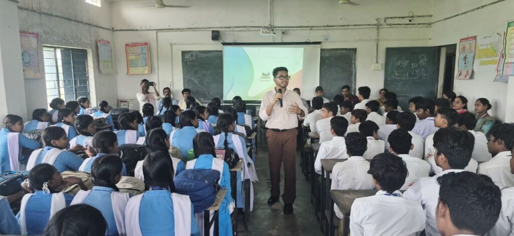 सरकारी स्कूल के भी बच्चे अब किसी से कम नहीं, शक्ति जिले में जिला पंचायत के सीईओ जैन साहब एवं DEO मैडम के नेतृत्व में कैरियर मार्गदर्शन शिविर प्रारंभ,जिला पंचायत एवं शिक्षा विभाग की अनूठी पहल, 20 सितंबर से प्रारंभ होकर 23 सितंबर तक चलेगा विशेष शिविर kshititech