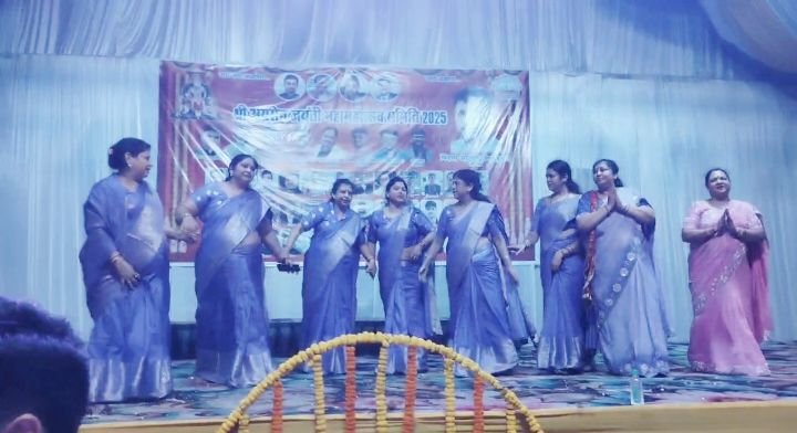 सम्मान से अभिभूत हुए अग्रवाल समाज के बुजुर्ग जन, 21 सितंबर को सक्ति के शुभम ग्रीन्स में हुआ बुजुर्ग जनों का सम्मान समारोह सम्मान से अभिभूत हुए अग्रवाल समाज के बुजुर्ग जन, 21 सितंबर को सक्ति के शुभम ग्रीन्स में हुआ बुजुर्ग जनों का सम्मान समारोह kshititech