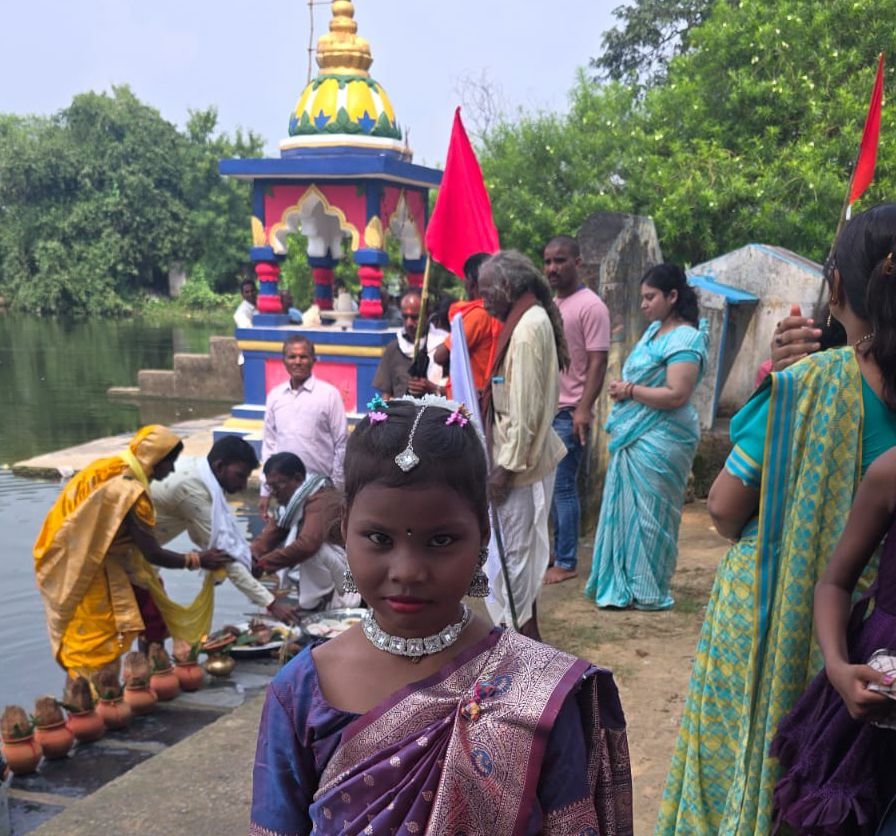 सेवा की मिसाल स्थापित की शहर के समाजसेवी मांगेराम अग्रवाल एवं मानस अग्रवाल ने, अग्रसेन जयंती पर्व पर विकलांगों की सेवा के लिए दी ₹90000/-रुपये की सहयोग राशि,लखाली के दुर्गा मंदिर में नवरात्रि पर्व पर पहुंचे दुबलधनिया परिवार के सदस्य, मंदिर में दो बड़े कुलर सहित समय-समय पर सेवाएं देते रहता है दुबलधनिया परिवार kshititech
