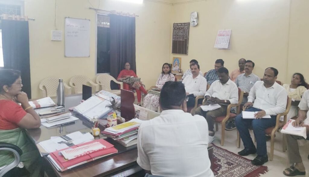 सख्त हुई DEO-लापरवाही की तो अब खैर नहीं-सक्ति DEO मैडम ने ली विकासखंड स्तर के अधिकारियों की समीक्षा बैठक,नशे में आये स्कूल तो नही बख्शे जाएंगे शिक्षक सख्त हुई DEO-लापरवाही की तो अब खैर नहीं-सक्ति DEO मैडम ने ली विकासखंड स्तर के अधिकारियों की समीक्षा बैठक,नशे में आये स्कूल तो नही बख्शे जाएंगे शिक्षक kshititech