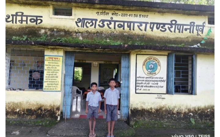 बहादुरी का काम- नाले में बह रहे 5 वर्षीय स्कूली बच्चे की जान बचाई राकेश और आर्यन ने,स्कूल प्रबंधन सहित जनप्रतिनिधियों ने दी शाबाशी बहादुरी का काम- नाले में बह रहे 5 वर्षीय स्कूली बच्चे की जान बचाई राकेश और आर्यन ने,स्कूल प्रबंधन सहित जनप्रतिनिधियों ने दी शाबाशी kshititech