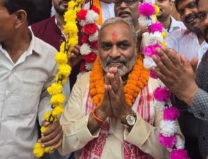 ऐतिहासिक स्वागत कार्यक्रम- साहू समाज के प्रदेश अध्यक्ष डॉ नीरेंद्र साहू पहुंचे शक्ति, पूर्व विधायक डॉक्टर खिलावन साहू के नेतृत्व में हुआ जोरदार स्वागत, गिरते पानी में भी समाज बंधुओ ने रैली में शामिल होकर दिया एकजूटता का परिचय, सम्मान से अभिभूत प्रदेश अध्यक्ष जी ने कहा- ऐसा उत्साह नहीं देखा कहीं ऐतिहासिक स्वागत कार्यक्रम- साहू समाज के प्रदेश अध्यक्ष डॉ नीरेंद्र साहू पहुंचे शक्ति, पूर्व विधायक डॉक्टर खिलावन साहू के नेतृत्व में हुआ जोरदार स्वागत, गिरते पानी में भी समाज बंधुओ ने रैली में शामिल होकर दिया एकजूटता का परिचय, सम्मान से अभिभूत प्रदेश अध्यक्ष जी ने कहा- ऐसा उत्साह नहीं देखा कहीं kshititech