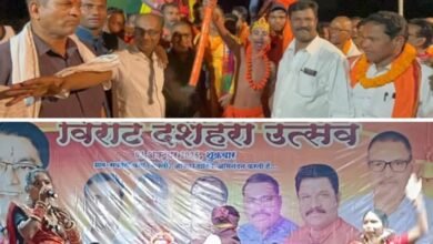 ऐतिहासिक दशहरा मेला- सकरेली कला में विराट दशहरा मेला का हुआ आयोजन,आतिशबाजी के साथ हुआ रावण के पुतले का दहन,लोक कला मंच की प्रस्तुति पर दर्शक हुए मंत्रमुग्ध, सामाजिक कार्यकर्ता रोशन पटेल ने खबर- असत्य पर सत्य की जीत का प्रतीक है दशहरा ऐतिहासिक दशहरा मेला- सकरेली कला में विराट दशहरा मेला का हुआ आयोजन,आतिशबाजी के साथ हुआ रावण के पुतले का दहन,लोक कला मंच की प्रस्तुति पर दर्शक हुए मंत्रमुग्ध, सामाजिक कार्यकर्ता रोशन पटेल ने खबर- असत्य पर सत्य की जीत का प्रतीक है दशहरा kshititech