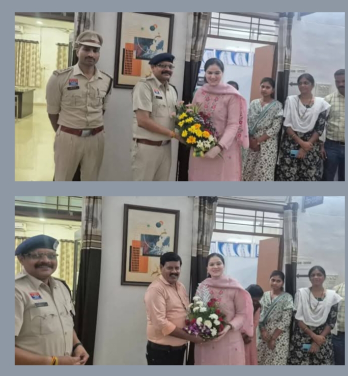iPS अंकिता शर्मा की विदाई, भावुक हुआ SP कार्यालय का स्टाफ,TI वाई एन शर्मा ने गीतों के माध्यम से व्यक्त की अपनी भावनाएं iPS अंकिता शर्मा की विदाई, भावुक हुआ SP कार्यालय का स्टाफ,TI वाई एन शर्मा ने गीतों के माध्यम से व्यक्त की अपनी भावनाएं kshititech