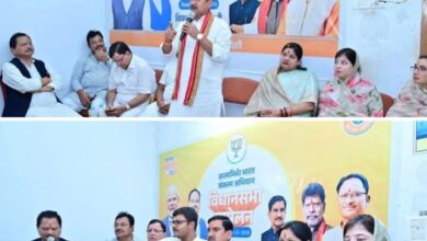 मोदी सरकार के शहरी विकास मंत्री तोखन साहू पहुंचे शक्ति, घर-घर स्वदेशी, हर घर स्वदेशी कार्यक्रम में हुए शामिल, सांसद कमलेश जांगड़े ने कहा स्वदेशी उत्पाद खरीदने से भारत की अर्थव्यवस्था होगी मजबूत, स्वदेशी अपनाने के लिए संकल्प भी लिया पार्टी कार्यकर्ताओं ने kshititech