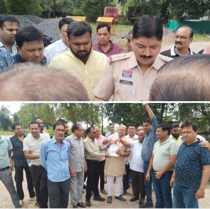 अमित बघेल तेरी दादागिरी नहीं चलेगी के नारों के साथ बाराद्वार की अग्रवाल सेवा समिति ने पुलिस थाने में दिया ज्ञापन, डॉक्टर श्यामा प्रसाद मुखर्जी अमर रहे के नारे भी लगाए समाज बंधुओ ने, अध्यक्ष पवन मोदी के नेतृत्व में दिया गया ज्ञापन, बाराद्वार थाने के टी आई नरेंद्र यादव ने स्वयं थाने से बाहर आकर लिया ज्ञापन kshititech