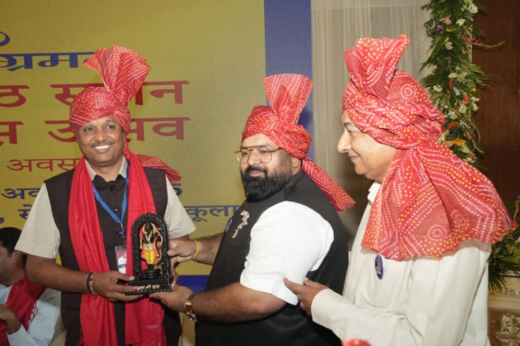 राष्ट्रीय कार्यकारिणी की ऐतिहासिक बैठक-पंचकूला हरियाणा में संपन्न हुई अखिल भारतीय अग्रवाल संगठन की राष्ट्रीय कार्यकारिणी बैठक, राष्ट्रीय अध्यक्ष प्रदीप मित्तल सहित रायपुर के सांसद बृजमोहन अग्रवाल भी पहुंचे बैठक में, 500 करोड़ की लागत से प्रस्तावित अग्र मठ निर्माण की बनी कार्य योजना राष्ट्रीय कार्यकारिणी की ऐतिहासिक बैठक-पंचकूला हरियाणा में संपन्न हुई अखिल भारतीय अग्रवाल संगठन की राष्ट्रीय कार्यकारिणी बैठक, राष्ट्रीय अध्यक्ष प्रदीप मित्तल सहित रायपुर के सांसद बृजमोहन अग्रवाल भी पहुंचे बैठक में, 500 करोड़ की लागत से प्रस्तावित अग्र मठ निर्माण की बनी कार्य योजना kshititech