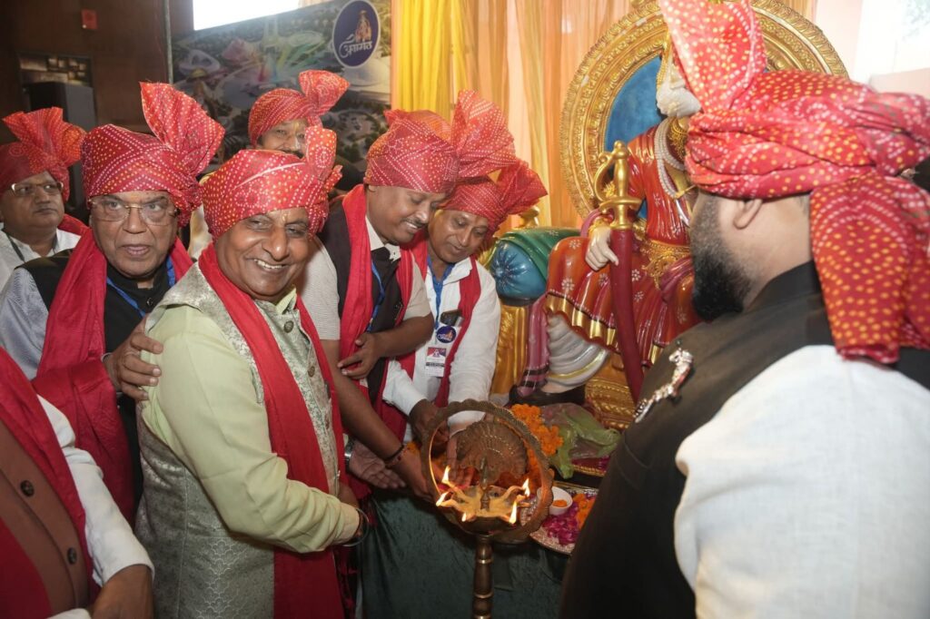 कुलभूषण नए राष्ट्रीय अध्यक्ष- अखिल भारतीय अग्रवाल संगठन के नए राष्ट्रीय अध्यक्ष चुने गए इंदौर मध्य प्रदेश के कुलभूषण मित्तल, पंचकूला हरियाणा में संपन्न राष्ट्रीय बैठक में हुआ निर्णय, कुलभूषण मित्तल ने कहा- संगठन को मजबूत करने प्रत्येक अग्रवाल परिवारों से जोड़ेंगे समाज बंधुओ को,तीसरी बार राष्ट्रीय महामंत्री की जिम्मेदारी मिली सूरत के राजेश भारूका को कुलभूषण नए राष्ट्रीय अध्यक्ष- अखिल भारतीय अग्रवाल संगठन के नए राष्ट्रीय अध्यक्ष चुने गए इंदौर मध्य प्रदेश के कुलभूषण मित्तल, पंचकूला हरियाणा में संपन्न राष्ट्रीय बैठक में हुआ निर्णय, कुलभूषण मित्तल ने कहा- संगठन को मजबूत करने प्रत्येक अग्रवाल परिवारों से जोड़ेंगे समाज बंधुओ को,तीसरी बार राष्ट्रीय महामंत्री की जिम्मेदारी मिली सूरत के राजेश भारूका को kshititech