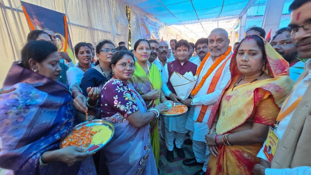 जिला साहू संघ शक्ति की मांग पर मिली 50 लाख रुपए के नए सामाजिक भवन की स्वीकृति, जिला अध्यक्ष डॉक्टर खिलावन साहू की सक्रियता से समाज के संगठन को मिल रही मजबूती, शासन से 50 डिसमिल जमीन का भी होगा आबंटन,समाज बंधुओ में उत्साह, पहली बार जिले में किसी समाज को शासन से मिलेगी सामाजिक भवन के लिए इतनी बड़ी राशि जिला साहू संघ शक्ति की मांग पर मिली 50 लाख रुपए के नए सामाजिक भवन की स्वीकृति, जिला अध्यक्ष डॉक्टर खिलावन साहू की सक्रियता से समाज के संगठन को मिल रही मजबूती, शासन से 50 डिसमिल जमीन का भी होगा आबंटन,समाज बंधुओ में उत्साह, पहली बार जिले में किसी समाज को शासन से मिलेगी सामाजिक भवन के लिए इतनी बड़ी राशि kshititech