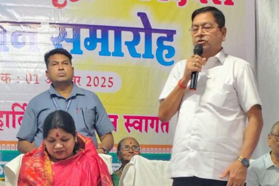 सम्मान का गौरवशाली दिन- शक्ति में हुआ बुजुर्ग जनों का सम्मान, सम्मान से अभिभूत बुजुर्ग जनों के चेहरे पर दिखी खुशी की झलक, समाज कल्याण विभाग ने किया था आयोजन, सांसद, नगर पालिका अध्यक्ष सहित अन्य अतिथि रहे मौजूद, सेवानिवृत्त ब्लॉक मेडिकल ऑफिसर डॉक्टर डी डी मिश्रा भी हुए सम्मानित सम्मान का गौरवशाली दिन- शक्ति में हुआ बुजुर्ग जनों का सम्मान, सम्मान से अभिभूत बुजुर्ग जनों के चेहरे पर दिखी खुशी की झलक, समाज कल्याण विभाग ने किया था आयोजन, सांसद, नगर पालिका अध्यक्ष सहित अन्य अतिथि रहे मौजूद, सेवानिवृत्त ब्लॉक मेडिकल ऑफिसर डॉक्टर डी डी मिश्रा भी हुए सम्मानित kshititech