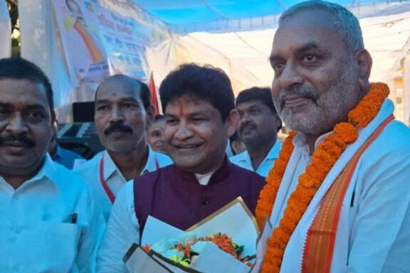जिला साहू संघ शक्ति की मांग पर मिली 50 लाख रुपए के नए सामाजिक भवन की स्वीकृति, जिला अध्यक्ष डॉक्टर खिलावन साहू की सक्रियता से समाज के संगठन को मिल रही मजबूती, शासन से 50 डिसमिल जमीन का भी होगा आबंटन,समाज बंधुओ में उत्साह, पहली बार जिले में किसी समाज को शासन से मिलेगी सामाजिक भवन के लिए इतनी बड़ी राशि जिला साहू संघ शक्ति की मांग पर मिली 50 लाख रुपए के नए सामाजिक भवन की स्वीकृति, जिला अध्यक्ष डॉक्टर खिलावन साहू की सक्रियता से समाज के संगठन को मिल रही मजबूती, शासन से 50 डिसमिल जमीन का भी होगा आबंटन,समाज बंधुओ में उत्साह, पहली बार जिले में किसी समाज को शासन से मिलेगी सामाजिक भवन के लिए इतनी बड़ी राशि kshititech