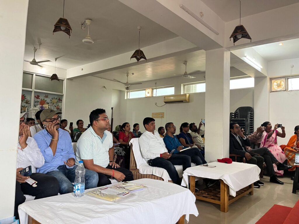 कलेक्टर तोपनो साहब के नेतृत्व में आगे बढ़ता जिला- देश के प्रसिद्ध पर्यटन स्थलों में सुमार है शक्ति जिले का दमउदहरा, दमऊधारा: प्रकृति, आस्था और इतिहास का अद्भुत संगम, प्रधानमंत्री आवास निर्माण में शक्ति जिले ने तोड़ा प्रदेश में रिकॉर्ड, सर्वाधिक तीव्र गति से बन रहे आवास, जिला उद्योग व्यापार केंद्र का कार्यशाला संपन्न, 30512 आवास बनाकर प्रदेश में तीसरे स्थान पर है शक्ति जिला कलेक्टर तोपनो साहब के नेतृत्व में आगे बढ़ता जिला- देश के प्रसिद्ध पर्यटन स्थलों में सुमार है शक्ति जिले का दमउदहरा, दमऊधारा: प्रकृति, आस्था और इतिहास का अद्भुत संगम, प्रधानमंत्री आवास निर्माण में शक्ति जिले ने तोड़ा प्रदेश में रिकॉर्ड, सर्वाधिक तीव्र गति से बन रहे आवास, जिला उद्योग व्यापार केंद्र का कार्यशाला संपन्न, 30512 आवास बनाकर प्रदेश में तीसरे स्थान पर है शक्ति जिला kshititech