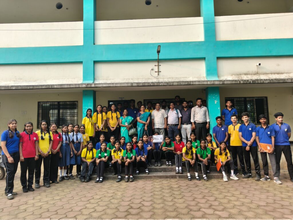 शक्ति जिले के सरकारी स्कूलों में जिला शिक्षा अधिकारी के दिशा निर्देशन में हो रहा सामाजिक अंकेक्षण का कार्य, 8 अक्टूबर को DEO मैडम स्वयं पहुंची स्कूलों में, 20 बिंदुओं पर जन भागीदारी समिति एवं विद्यालय प्रबंधन के सदस्यों के बीच भरा जा रहा प्रपत्र शक्ति जिले के सरकारी स्कूलों में जिला शिक्षा अधिकारी के दिशा निर्देशन में हो रहा सामाजिक अंकेक्षण का कार्य, 8 अक्टूबर को DEO मैडम स्वयं पहुंची स्कूलों में, 20 बिंदुओं पर जन भागीदारी समिति एवं विद्यालय प्रबंधन के सदस्यों के बीच भरा जा रहा प्रपत्र kshititech