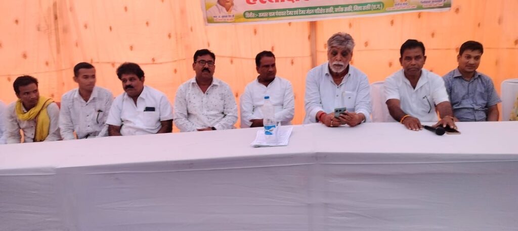 टेमर गांव में कांग्रेस का हुआ वोट चोर,गद्दी छोड़ कार्यक्रम,टेमर के सरपंच चंद्र कुमार सोनी सहित कांग्रेस के नेता रहे मौजूद, हस्ताक्षर अभियान में 264 लोगों ने किया राहुल जी के समर्थन में हस्ताक्षर, शक्ति जिले में अभियान को लेकर कांग्रेस पार्टी सक्रिय टेमर गांव में कांग्रेस का हुआ वोट चोर,गद्दी छोड़ कार्यक्रम,टेमर के सरपंच चंद्र कुमार सोनी सहित कांग्रेस के नेता रहे मौजूद, हस्ताक्षर अभियान में 264 लोगों ने किया राहुल जी के समर्थन में हस्ताक्षर, शक्ति जिले में अभियान को लेकर कांग्रेस पार्टी सक्रिय kshititech