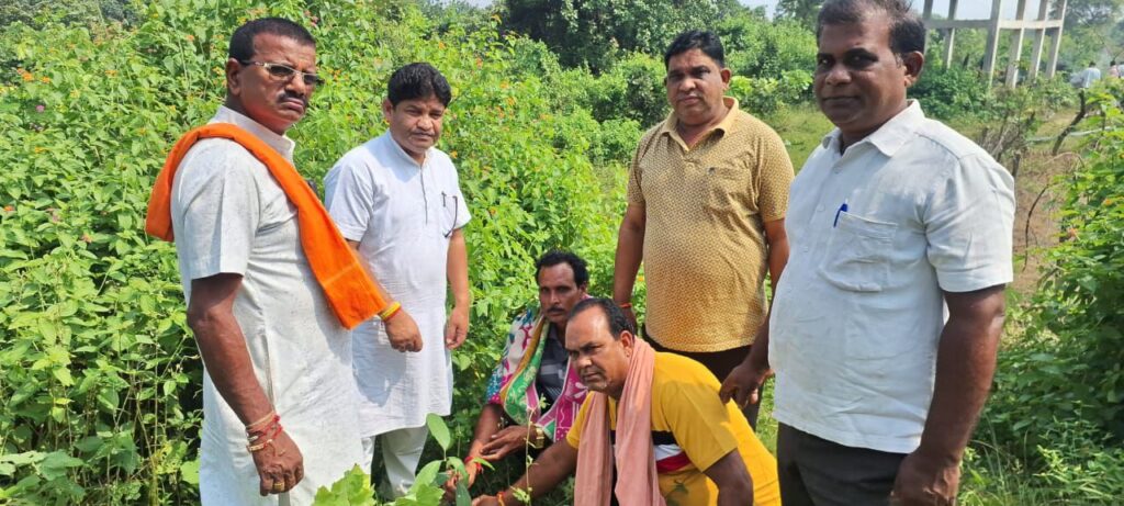 साहू समाज द्वारा दिवंगत व्यक्तियों के अंतिम संस्कार के मौके पर वृक्षारोपण की की जाएगी पहल, साहू संघ के जिला अध्यक्ष डॉक्टर खिलावन साहू ने रखा प्रस्ताव, एवं स्वयं करी पहल, डॉक्टर खिलावन ने कहा- वृक्ष लगाने से पर्यावरण संरक्षण के साथ ही हमें लगातार देते हैं छाया, मोहगांव पहुंचे खिलावन साहू ने स्वयं किया वृक्षारोपण साहू समाज द्वारा दिवंगत व्यक्तियों के अंतिम संस्कार के मौके पर वृक्षारोपण की की जाएगी पहल, साहू संघ के जिला अध्यक्ष डॉक्टर खिलावन साहू ने रखा प्रस्ताव, एवं स्वयं करी पहल, डॉक्टर खिलावन ने कहा- वृक्ष लगाने से पर्यावरण संरक्षण के साथ ही हमें लगातार देते हैं छाया, मोहगांव पहुंचे खिलावन साहू ने स्वयं किया वृक्षारोपण kshititech
