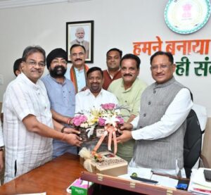 छत्तीसगढ़ प्रदेश राइस मिल एसोसिएशन के पदाधिकारियो ने करी मुख्यमंत्री एवं मंत्रियों से मुलाकात, दीपावली पर्व की शुभकामनाओं के साथ ही राइस मिलर्स के संबंध में करी चर्चा, सीएम साहब से मिला आश्वासन, संगठन के प्रदेश उपाध्यक्ष अमर सुल्तानिया ने दी जानकारी छत्तीसगढ़ प्रदेश राइस मिल एसोसिएशन के पदाधिकारियो ने करी मुख्यमंत्री एवं मंत्रियों से मुलाकात, दीपावली पर्व की शुभकामनाओं के साथ ही राइस मिलर्स के संबंध में करी चर्चा, सीएम साहब से मिला आश्वासन, संगठन के प्रदेश उपाध्यक्ष अमर सुल्तानिया ने दी जानकारी kshititech