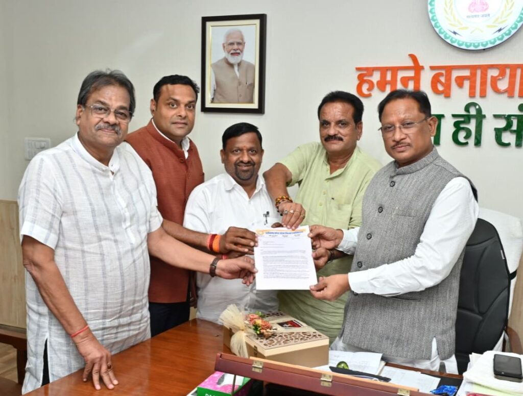 छत्तीसगढ़ प्रदेश राइस मिल एसोसिएशन के पदाधिकारियो ने करी मुख्यमंत्री एवं मंत्रियों से मुलाकात, दीपावली पर्व की शुभकामनाओं के साथ ही राइस मिलर्स के संबंध में करी चर्चा, सीएम साहब से मिला आश्वासन, संगठन के प्रदेश उपाध्यक्ष अमर सुल्तानिया ने दी जानकारी छत्तीसगढ़ प्रदेश राइस मिल एसोसिएशन के पदाधिकारियो ने करी मुख्यमंत्री एवं मंत्रियों से मुलाकात, दीपावली पर्व की शुभकामनाओं के साथ ही राइस मिलर्स के संबंध में करी चर्चा, सीएम साहब से मिला आश्वासन, संगठन के प्रदेश उपाध्यक्ष अमर सुल्तानिया ने दी जानकारी kshititech
