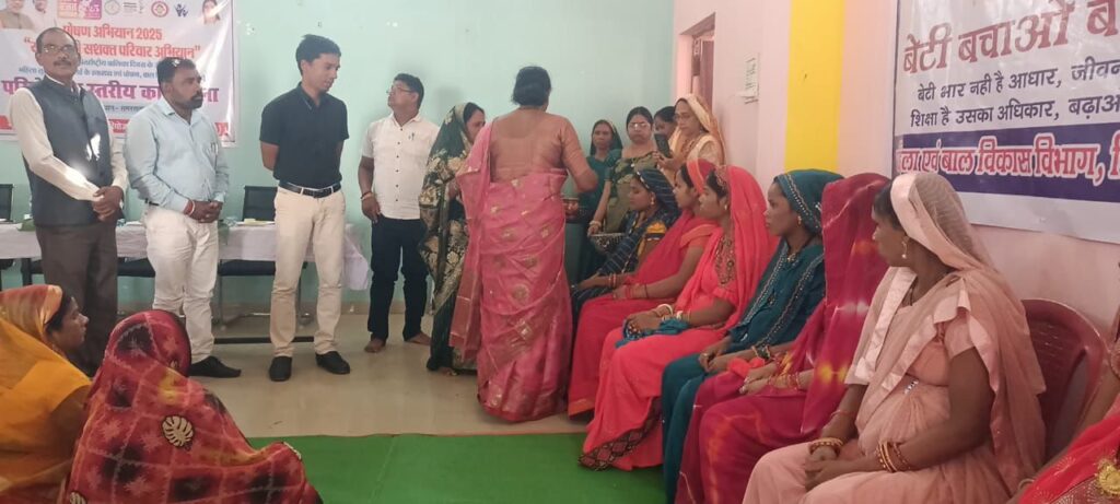 परियोजना शक्ति की अनुकरणीय पहल- सकरेली बाराद्वार में संपन्न हुई रजत जयंती महोत्सव के अंतर्गत महिला बाल विकास की जिला स्तरीय पोषण कार्यशाला, परियोजना अधिकारी श्याम कंवर के मार्गदर्शन में महिलाओं को पोषण से संबंधित दी गई जानकारी परियोजना शक्ति की अनुकरणीय पहल- सकरेली बाराद्वार में संपन्न हुई रजत जयंती महोत्सव के अंतर्गत महिला बाल विकास की जिला स्तरीय पोषण कार्यशाला, परियोजना अधिकारी श्याम कंवर के मार्गदर्शन में महिलाओं को पोषण से संबंधित दी गई जानकारी kshititech