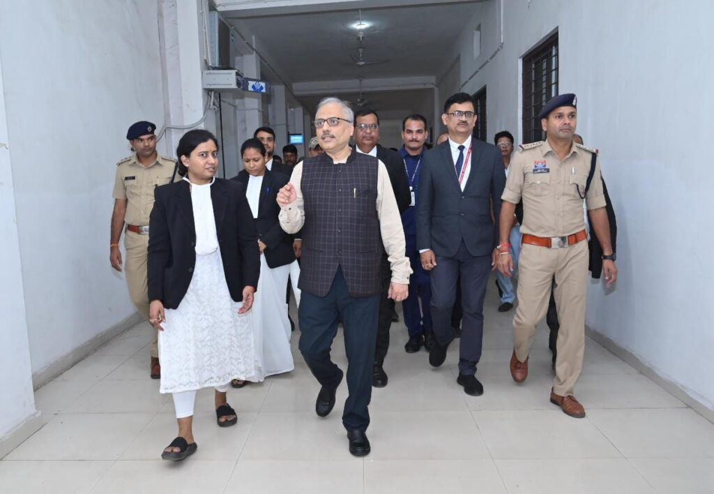 शक्ति को मिलेगी एक और बड़ी सौगात- हाईकोर्ट के चीफ जस्टिस रमेश सिन्हा पहुंचे शक्ति, अधिवक्ताओं की मांग पर शक्ति को सिविल जिला बनाने का दिया आश्वासन, कलेक्टर तोपनो भी रहे मौजूद, जिला अधिवक्ता संघ के कार्यकारी अध्यक्ष संजय अग्रवाल ने दिया अनुरोध पत्र शक्ति को मिलेगी एक और बड़ी सौगात- हाईकोर्ट के चीफ जस्टिस रमेश सिन्हा पहुंचे शक्ति, अधिवक्ताओं की मांग पर शक्ति को सिविल जिला बनाने का दिया आश्वासन, कलेक्टर तोपनो भी रहे मौजूद, जिला अधिवक्ता संघ के कार्यकारी अध्यक्ष संजय अग्रवाल ने दिया अनुरोध पत्र kshititech