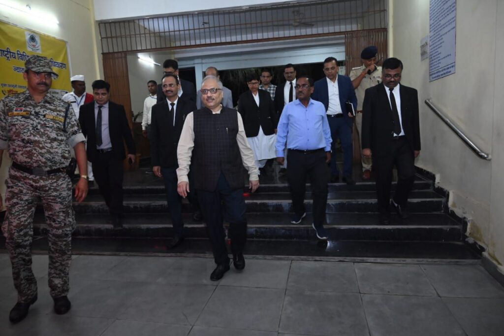 शक्ति को मिलेगी एक और बड़ी सौगात- हाईकोर्ट के चीफ जस्टिस रमेश सिन्हा पहुंचे शक्ति, अधिवक्ताओं की मांग पर शक्ति को सिविल जिला बनाने का दिया आश्वासन, कलेक्टर तोपनो भी रहे मौजूद, जिला अधिवक्ता संघ के कार्यकारी अध्यक्ष संजय अग्रवाल ने दिया अनुरोध पत्र शक्ति को मिलेगी एक और बड़ी सौगात- हाईकोर्ट के चीफ जस्टिस रमेश सिन्हा पहुंचे शक्ति, अधिवक्ताओं की मांग पर शक्ति को सिविल जिला बनाने का दिया आश्वासन, कलेक्टर तोपनो भी रहे मौजूद, जिला अधिवक्ता संघ के कार्यकारी अध्यक्ष संजय अग्रवाल ने दिया अनुरोध पत्र kshititech