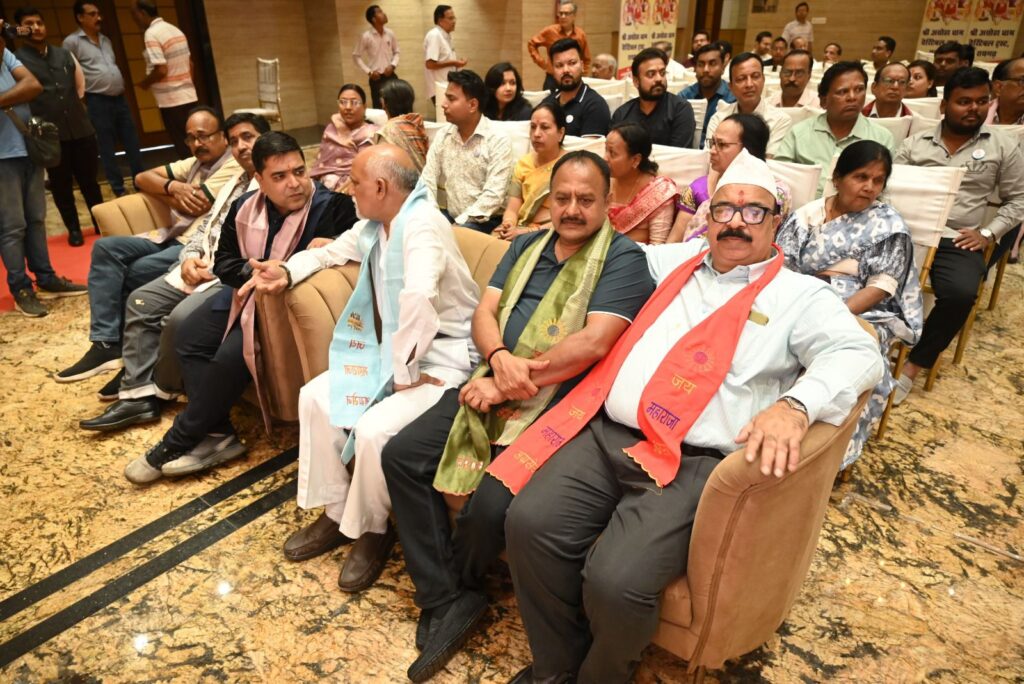 प्रथम एवं सफल आयोजन- रायगढ़ के वैवाहिक परिचय सम्मेलन में प्रथम दिवस 75 यूवको एवं 15 युवती प्रत्याशियों का हुआ परिचय, श्री अग्रोहा धाम चैरिटेबल ट्रस्ट ने किया था आयोजन, कार्यक्रम संयोजक दीपक डोरा ने कहा- उड़ीसा, छत्तीसगढ़ सहित पांच राज्यों से शामिल हुए समाज बंधु, 26 अक्टूबर को भी जारी रहेगा परिचय सम्मेलन, देर शाम होगा दीपावली मिलन का कार्यक्रम प्रथम एवं सफल आयोजन- रायगढ़ के वैवाहिक परिचय सम्मेलन में प्रथम दिवस 75 यूवको एवं 15 युवती प्रत्याशियों का हुआ परिचय, श्री अग्रोहा धाम चैरिटेबल ट्रस्ट ने किया था आयोजन, कार्यक्रम संयोजक दीपक डोरा ने कहा- उड़ीसा, छत्तीसगढ़ सहित पांच राज्यों से शामिल हुए समाज बंधु, 26 अक्टूबर को भी जारी रहेगा परिचय सम्मेलन, देर शाम होगा दीपावली मिलन का कार्यक्रम kshititech