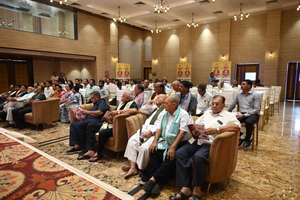 प्रथम एवं सफल आयोजन- रायगढ़ के वैवाहिक परिचय सम्मेलन में प्रथम दिवस 75 यूवको एवं 15 युवती प्रत्याशियों का हुआ परिचय, श्री अग्रोहा धाम चैरिटेबल ट्रस्ट ने किया था आयोजन, कार्यक्रम संयोजक दीपक डोरा ने कहा- उड़ीसा, छत्तीसगढ़ सहित पांच राज्यों से शामिल हुए समाज बंधु, 26 अक्टूबर को भी जारी रहेगा परिचय सम्मेलन, देर शाम होगा दीपावली मिलन का कार्यक्रम प्रथम एवं सफल आयोजन- रायगढ़ के वैवाहिक परिचय सम्मेलन में प्रथम दिवस 75 यूवको एवं 15 युवती प्रत्याशियों का हुआ परिचय, श्री अग्रोहा धाम चैरिटेबल ट्रस्ट ने किया था आयोजन, कार्यक्रम संयोजक दीपक डोरा ने कहा- उड़ीसा, छत्तीसगढ़ सहित पांच राज्यों से शामिल हुए समाज बंधु, 26 अक्टूबर को भी जारी रहेगा परिचय सम्मेलन, देर शाम होगा दीपावली मिलन का कार्यक्रम kshititech