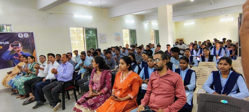 जिला उद्योग विभाग द्वारा सरकारी कॉलेज जेठा में किया गया स्टार्टअप कार्यक्रम, जिला महाप्रबंधक शुभेंदु नायक रहे मुख्य अतिथि के रूप में मौजूद जिला उद्योग विभाग द्वारा सरकारी कॉलेज जेठा में किया गया स्टार्टअप कार्यक्रम, जिला महाप्रबंधक शुभेंदु नायक रहे मुख्य अतिथि के रूप में मौजूद kshititech
