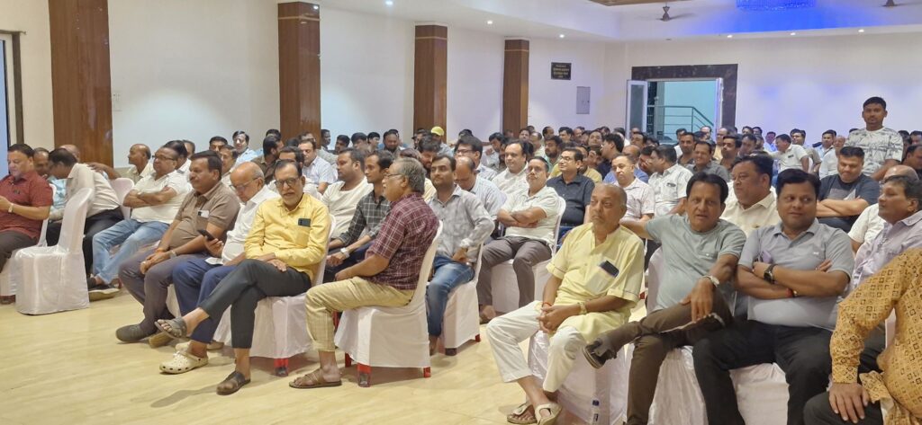 शक्ति के व्यापारियों ने लिया बड़ा फैसला- प्रत्येक सोमवार को रहेगा शहर का संपूर्ण व्यापार बंद, 27 अक्टूबर को चेंबर ऑफ कॉमर्स द्वारा आयोजित बैठक में हुआ निर्णय,जिला मुख्यालय के सभी छोटे-बड़े व्यापारी संगठनों ने दी सहमति, बैठक में शहर के करीब 700 व्यापारी रहे मौजूद शक्ति के व्यापारियों ने लिया बड़ा फैसला- प्रत्येक सोमवार को रहेगा शहर का संपूर्ण व्यापार बंद, 27 अक्टूबर को चेंबर ऑफ कॉमर्स द्वारा आयोजित बैठक में हुआ निर्णय,जिला मुख्यालय के सभी छोटे-बड़े व्यापारी संगठनों ने दी सहमति, बैठक में शहर के करीब 700 व्यापारी रहे मौजूद kshititech