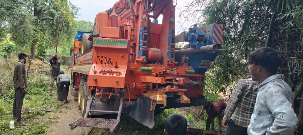 टेमर सरपंच चंद्र कुमार सोनी ने किया बोर खनन एवं पानी टंकी निर्माण का भूमि पूजन, टेमर गांव में पानी की समस्या को देखते हुए जनपद मद से मिली है स्वीकृति, सरपंच चंद्र कुमार सोनी के नेतृत्व में गांव में लगातार बह रही है विकास की गंगा टेमर सरपंच चंद्र कुमार सोनी ने किया बोर खनन एवं पानी टंकी निर्माण का भूमि पूजन, टेमर गांव में पानी की समस्या को देखते हुए जनपद मद से मिली है स्वीकृति, सरपंच चंद्र कुमार सोनी के नेतृत्व में गांव में लगातार बह रही है विकास की गंगा kshititech