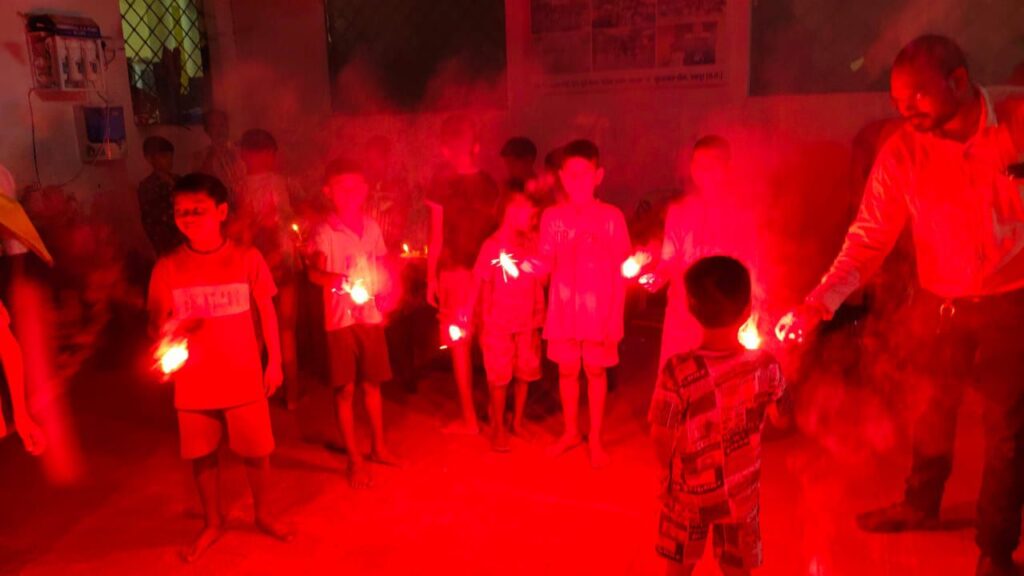 सामाजिक संस्था की बड़ी पहल- एक दीवाली खुशियों वाली-वक्ता मंच, आवासीय बालक छात्रावास पहुंचा,दीपावली की खुशियों पर सबका अधिकार है सामाजिक संस्था की बड़ी पहल- एक दीवाली खुशियों वाली-वक्ता मंच, आवासीय बालक छात्रावास पहुंचा,दीपावली की खुशियों पर सबका अधिकार है kshititech