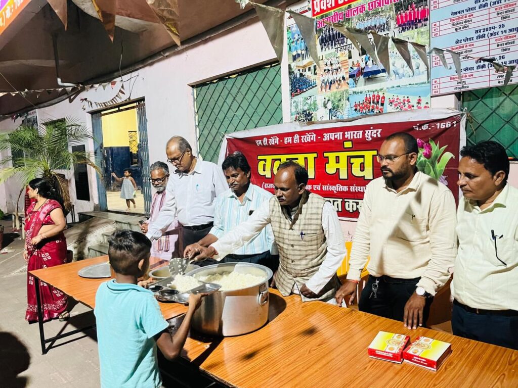 सामाजिक संस्था की बड़ी पहल- एक दीवाली खुशियों वाली-वक्ता मंच, आवासीय बालक छात्रावास पहुंचा,दीपावली की खुशियों पर सबका अधिकार है सामाजिक संस्था की बड़ी पहल- एक दीवाली खुशियों वाली-वक्ता मंच, आवासीय बालक छात्रावास पहुंचा,दीपावली की खुशियों पर सबका अधिकार है kshititech