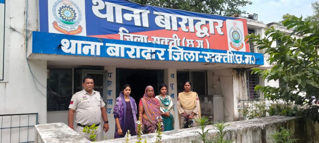 SP प्रफुल्ल ठाकुर के निर्देशन में लंबे समय से फरार चल रहे शक्ति जिले के 11 वारंटियो के तामिल हेतु चला विशेष अभियान, पुलिस की कार्रवाई से बदमाशों एवं असामाजिक तत्वों में हड़कंप SP प्रफुल्ल ठाकुर के निर्देशन में लंबे समय से फरार चल रहे शक्ति जिले के 11 वारंटियो के तामिल हेतु चला विशेष अभियान, पुलिस की कार्रवाई से बदमाशों एवं असामाजिक तत्वों में हड़कंप kshititech