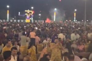 शक्ति में धूमधाम के साथ हुआ दशहरे का आयोजन, बुधवारी बाजार ग्राउंड में हुआ रावण दहन, मारवाड़ी युवा मंच शक्ति शाखा ने किया था आयोजन, स्टार नाइट में मोनू ठाकुर एंड टीम ने दी सुंदर प्रस्तुति, शक्ति रत्न से सम्मानित हुए श्यामसुंदर अग्रवाल, संजय रामचंद्र, गोविंद राम कथूरिया एवं मनीष कथूरिया शक्ति में धूमधाम के साथ हुआ दशहरे का आयोजन, बुधवारी बाजार ग्राउंड में हुआ रावण दहन, मारवाड़ी युवा मंच शक्ति शाखा ने किया था आयोजन, स्टार नाइट में मोनू ठाकुर एंड टीम ने दी सुंदर प्रस्तुति, शक्ति रत्न से सम्मानित हुए श्यामसुंदर अग्रवाल, संजय रामचंद्र, गोविंद राम कथूरिया एवं मनीष कथूरिया kshititech