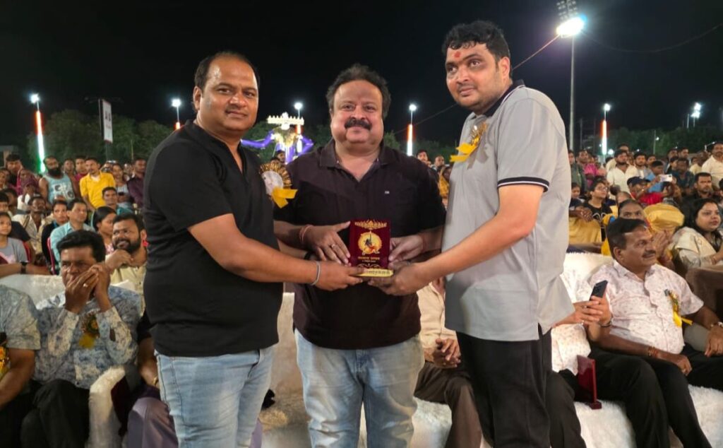 शक्ति में धूमधाम के साथ हुआ दशहरे का आयोजन, बुधवारी बाजार ग्राउंड में हुआ रावण दहन, मारवाड़ी युवा मंच शक्ति शाखा ने किया था आयोजन, स्टार नाइट में मोनू ठाकुर एंड टीम ने दी सुंदर प्रस्तुति, शक्ति रत्न से सम्मानित हुए श्यामसुंदर अग्रवाल, संजय रामचंद्र, गोविंद राम कथूरिया एवं मनीष कथूरिया शक्ति में धूमधाम के साथ हुआ दशहरे का आयोजन, बुधवारी बाजार ग्राउंड में हुआ रावण दहन, मारवाड़ी युवा मंच शक्ति शाखा ने किया था आयोजन, स्टार नाइट में मोनू ठाकुर एंड टीम ने दी सुंदर प्रस्तुति, शक्ति रत्न से सम्मानित हुए श्यामसुंदर अग्रवाल, संजय रामचंद्र, गोविंद राम कथूरिया एवं मनीष कथूरिया kshititech