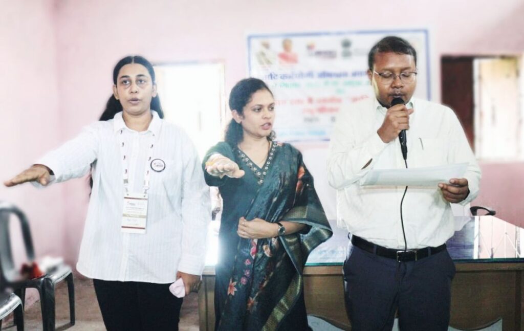 जब कलेक्टर साहब ने दिलाई शपथ- विशेष ग्राम सभा में कलेक्टर तोपनो पहुंचे बैलाचुवा, आदिवासी विकास विभाग की सहायक आयुक्त स्वप्निता भी रही मौजूद, राष्ट्रपिता महात्मा गांधी की जयंती पर दिल्ली से भी पधारे थे प्रतिनिधि जब कलेक्टर साहब ने दिलाई शपथ- विशेष ग्राम सभा में कलेक्टर तोपनो पहुंचे बैलाचुवा, आदिवासी विकास विभाग की सहायक आयुक्त स्वप्निता भी रही मौजूद, राष्ट्रपिता महात्मा गांधी की जयंती पर दिल्ली से भी पधारे थे प्रतिनिधि kshititech