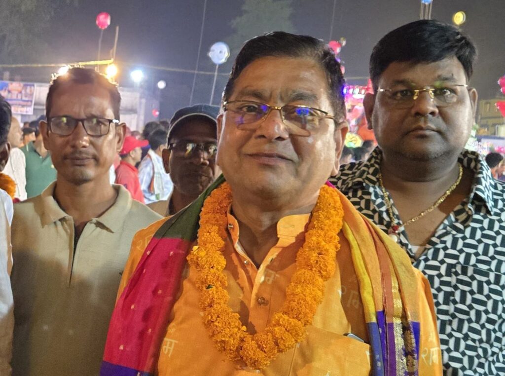सकरेली कला के दशहरे मेले में मुख्य अतिथि के रूप में पहुंचे नगर पालिका शक्ति के अध्यक्ष श्याम सुंदर अग्रवाल ने कहा- सकरेली कला गांव पूरे प्रदेश में धार्मिक कार्यक्रमों एवं परंपरागत आयोजनों के लिए प्रसिद्ध, ग्राम वासियों ने किया अभूतपूर्व स्वागत, कृषि विभाग शक्ति के सेवानिवृत अधिकारी रोशन लाल पटेल भी रहे मौजूद सकरेली कला के दशहरे मेले में मुख्य अतिथि के रूप में पहुंचे नगर पालिका शक्ति के अध्यक्ष श्याम सुंदर अग्रवाल ने कहा- सकरेली कला गांव पूरे प्रदेश में धार्मिक कार्यक्रमों एवं परंपरागत आयोजनों के लिए प्रसिद्ध, ग्राम वासियों ने किया अभूतपूर्व स्वागत, कृषि विभाग शक्ति के सेवानिवृत अधिकारी रोशन लाल पटेल भी रहे मौजूद kshititech