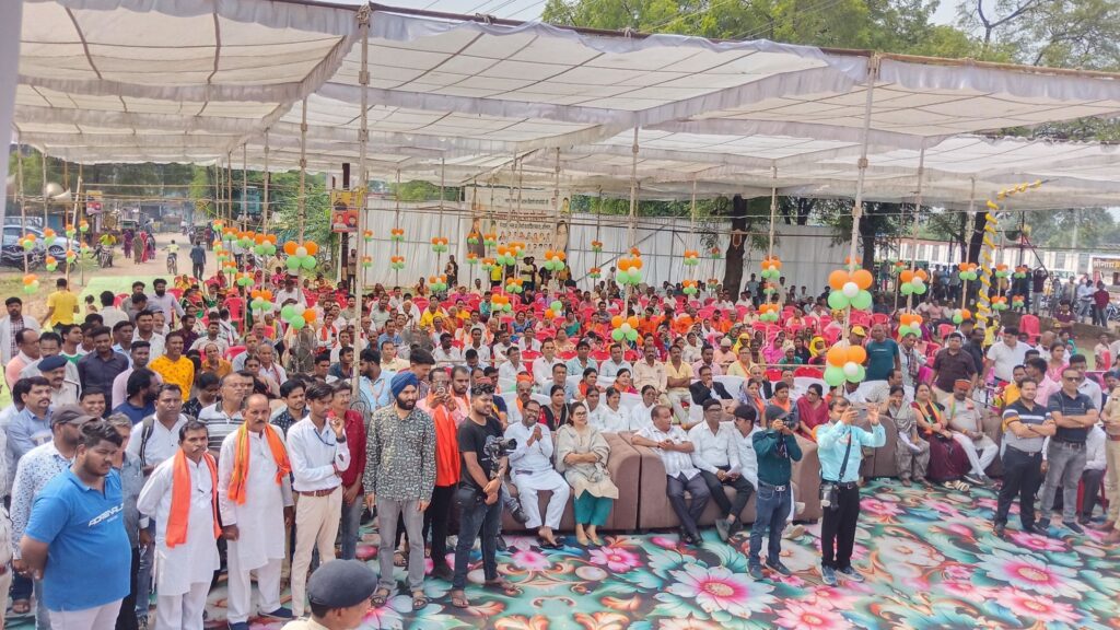 शक्ति शहर में भी साँय- साँय हो रहा है विकास- अरुण साव, नगरीय प्रशासन मंत्री अरुण साव ने किया शक्ति शहर में अटल प्रतिमा का अनावरण एवं अटल परिसर का लोकार्पण, करोड़ों रुपए के नए विकास कार्यों का हुआ लोकार्पण भूमि पूजन, नगर पालिका अध्यक्ष श्यामसुंदर अग्रवाल की मांग पर साढे तीन करोड रुपए देने की करी घोषणा,तो वहीं उपाध्यक्ष भारत यादव की मांग पर सामुदायिक भवन एवं दीनदयाल उद्यान के जीणोद्धार के लिए भी हुई 90 लाख रुपये की घोषणा शक्ति शहर में भी साँय- साँय हो रहा है विकास- अरुण साव, नगरीय प्रशासन मंत्री अरुण साव ने किया शक्ति शहर में अटल प्रतिमा का अनावरण एवं अटल परिसर का लोकार्पण, करोड़ों रुपए के नए विकास कार्यों का हुआ लोकार्पण भूमि पूजन, नगर पालिका अध्यक्ष श्यामसुंदर अग्रवाल की मांग पर साढे तीन करोड रुपए देने की करी घोषणा,तो वहीं उपाध्यक्ष भारत यादव की मांग पर सामुदायिक भवन एवं दीनदयाल उद्यान के जीणोद्धार के लिए भी हुई 90 लाख रुपये की घोषणा kshititech