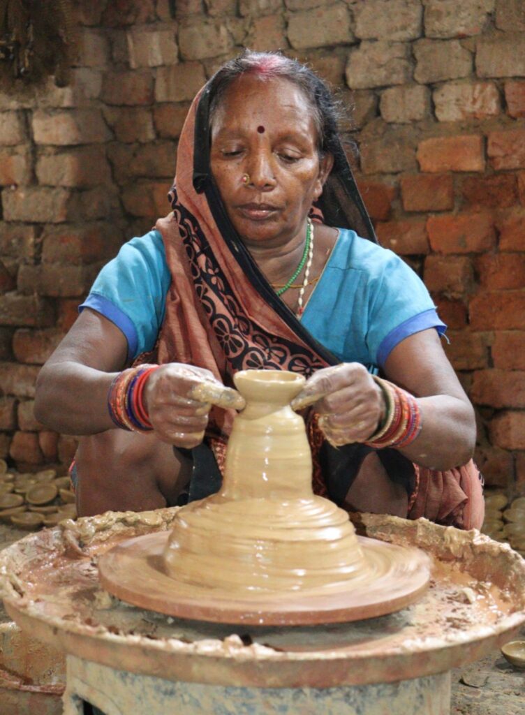 दीपावली से पहले मिली आर्थिक सहायता बनी खुशियों की सौगात, आत्मनिर्भरता की बनी मिसाल,महतारी वंदन योजना से गंगाबाई और रजनी के घर जलेंगी खुशियों की दीये,हर माह मिलने वाले एक हजार रुपए से गंगाबाई और रजनी ने बढ़ाया मिट्टी के दीयों का व्यवसाय, शक्ति में आंगनबाड़ी कार्यकर्ताओं की भर्ती के लिए जारी हुई सूचना दीपावली से पहले मिली आर्थिक सहायता बनी खुशियों की सौगात, आत्मनिर्भरता की बनी मिसाल,महतारी वंदन योजना से गंगाबाई और रजनी के घर जलेंगी खुशियों की दीये,हर माह मिलने वाले एक हजार रुपए से गंगाबाई और रजनी ने बढ़ाया मिट्टी के दीयों का व्यवसाय, शक्ति में आंगनबाड़ी कार्यकर्ताओं की भर्ती के लिए जारी हुई सूचना kshititech
