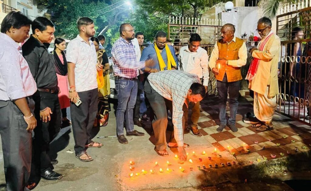 सेवा एवं रचनात्मक का बड़ा कार्य- वक्ता मंच द्वारा वृद्धाश्रम में दीपावली मिलन,दीप केवल घरों को नहीं, दिलों को भी रोशन करते है, 25 अक्टूबर को राजधानी रायपुर में सामाजिक संस्था ने करी पहल सेवा एवं रचनात्मक का बड़ा कार्य- वक्ता मंच द्वारा वृद्धाश्रम में दीपावली मिलन,दीप केवल घरों को नहीं, दिलों को भी रोशन करते है, 25 अक्टूबर को राजधानी रायपुर में सामाजिक संस्था ने करी पहल kshititech