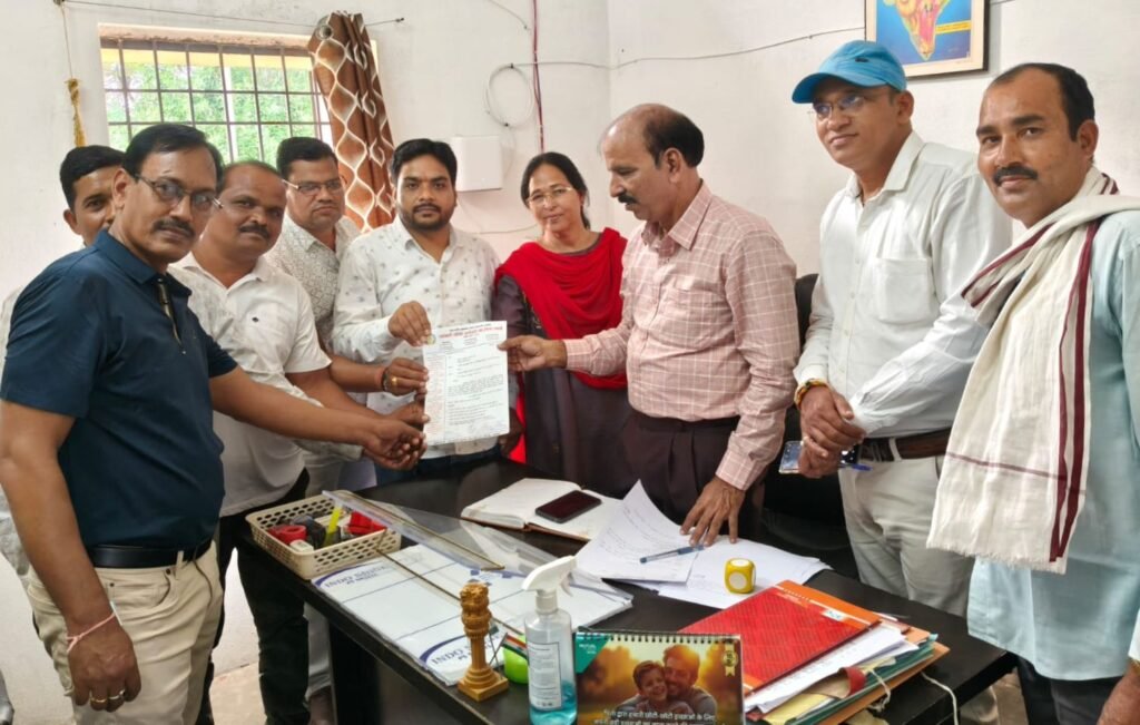 सरकार से नाराज हैं धान खरीदी कंप्यूटर ऑपरेटर संघ, शक्ति जिले में संघ ने अपनी मांगों को लेकर दिलाया नेताओं को स्मरण, कहा मांगे पूरी न होने पर धान खरीदी होगी प्रभावित, शक्ति जिला धान खरीदी कंप्यूटर ऑपरेटर संघ के अध्यक्ष पुरुषोत्तम बरेठ ने दी जानकारी, संघ ने जड़ा आरोप, कहां 18 सालों से कर रहे संविदा में काम फिर भी आउटसोर्सिंग से कर रही सरकार भर्ती सरकार से नाराज हैं धान खरीदी कंप्यूटर ऑपरेटर संघ, शक्ति जिले में संघ ने अपनी मांगों को लेकर दिलाया नेताओं को स्मरण, कहा मांगे पूरी न होने पर धान खरीदी होगी प्रभावित, शक्ति जिला धान खरीदी कंप्यूटर ऑपरेटर संघ के अध्यक्ष पुरुषोत्तम बरेठ ने दी जानकारी, संघ ने जड़ा आरोप, कहां 18 सालों से कर रहे संविदा में काम फिर भी आउटसोर्सिंग से कर रही सरकार भर्ती kshititech