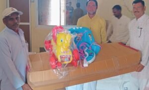 रायपुर के सामाजिक कार्यकर्ता दीपक कुमार बच्छानी द्वारा शक्ति जिले के ग्रामीण स्कूलों को दिया जा रहा निशुल्क कंप्यूटर सिस्टम एवं खेलकूद की सामग्रियां, ग्रामीण स्कूली बच्चों को भी मिलेगी अब डिजिटल शिक्षा, शंकर राव ने कहा- दीपक जी की यह पहल प्रशंसनीय kshititech