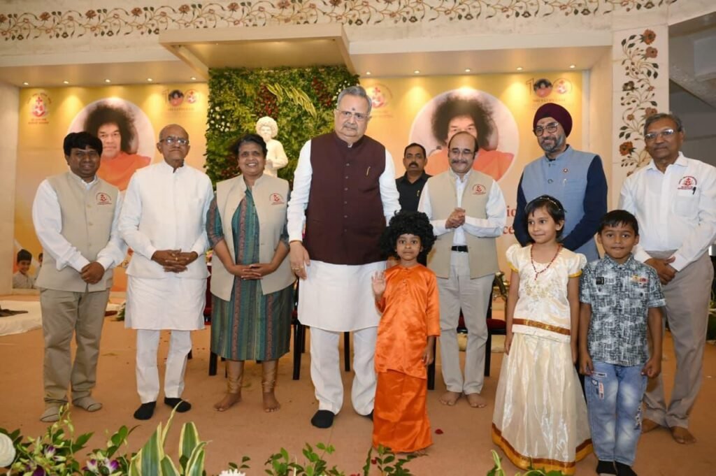 सत्य साइ बाबा की 100 वीं जयंती पर रायपुर के सत्य साइ संजीवनी सेंटर में हुआ गिफ्ट ऑफ़ लाइफ कार्यक्रम, विधानसभा अध्यक्ष डॉ रमन सिंह सहित समाजसेवी सीताराम अग्रवाल भी पहुंचे कार्यक्रम में, समाजसेवी सीताराम ने कहा- सत्य साइ संजीवनी सेंटर छत्तीसगढ़ में चिकित्सा सेवा का सबसे बड़ा केंद्र सत्य साइ बाबा की 100 वीं जयंती पर रायपुर के सत्य साइ संजीवनी सेंटर में हुआ गिफ्ट ऑफ़ लाइफ कार्यक्रम, विधानसभा अध्यक्ष डॉ रमन सिंह सहित समाजसेवी सीताराम अग्रवाल भी पहुंचे कार्यक्रम में, समाजसेवी सीताराम ने कहा- सत्य साइ संजीवनी सेंटर छत्तीसगढ़ में चिकित्सा सेवा का सबसे बड़ा केंद्र kshititech