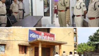शक्ति जिले के एसपी ठाकुर ने किया रक्षित केंद्र एवं पुलिस थाना बाराद्वार का औचक निरीक्षण,बेहतर पुलिसिंग व्यवस्था को लेकर दिए थाना प्रभारी को निर्देश, आम जनता से सम्मानजनक व्यवहार करें पुलिस शक्ति जिले के एसपी ठाकुर ने किया रक्षित केंद्र एवं पुलिस थाना बाराद्वार का औचक निरीक्षण,बेहतर पुलिसिंग व्यवस्था को लेकर दिए थाना प्रभारी को निर्देश, आम जनता से सम्मानजनक व्यवहार करें पुलिस kshititech