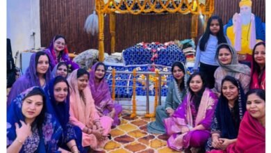 गुरु नानक जयंती पर मारवाड़ी समाज की महिलाओं ने गुरुद्वारे में पहुंचकर टेका मत्था,सिक्ख एवं सिंधी समाज की महिला सदस्यों को दी जयंती पर्व की शुभकामनाएं गुरु नानक जयंती पर मारवाड़ी समाज की महिलाओं ने गुरुद्वारे में पहुंचकर टेका मत्था,सिक्ख एवं सिंधी समाज की महिला सदस्यों को दी जयंती पर्व की शुभकामनाएं kshititech