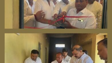 जनप्रतिनिधियों की सक्रियता से बाराद्वार शहर के स्वामी आत्मानंद इंग्लिश मीडियम स्कूल की शिक्षा व्यवस्था को बेहतर बनाने हो रहे प्रयास, सांसद प्रतिनिधि अमित कलानोरिया की पहल से विद्यालय की व्यवस्थाओं में हो रहा सुधार, एक शिफ्ट में प्रारंभ किया गया विद्यालय, नगर पंचायत अध्यक्ष ने करी विद्यालय में आवश्यकता अनुरूप सुविधाएं उपलब्ध करवाने की घोषणा जनप्रतिनिधियों की सक्रियता से बाराद्वार शहर के स्वामी आत्मानंद इंग्लिश मीडियम स्कूल की शिक्षा व्यवस्था को बेहतर बनाने हो रहे प्रयास, सांसद प्रतिनिधि अमित कलानोरिया की पहल से विद्यालय की व्यवस्थाओं में हो रहा सुधार, एक शिफ्ट में प्रारंभ किया गया विद्यालय, नगर पंचायत अध्यक्ष ने करी विद्यालय में आवश्यकता अनुरूप सुविधाएं उपलब्ध करवाने की घोषणा kshititech