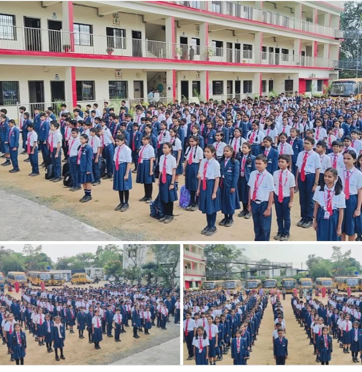 राष्ट्रभक्ति का ऐतिहासिक गौरवशाली दिन- शक्ति के संस्कार पब्लिक स्कूल के बच्चों ने सामूहिक गायन किया वंदे मातरम राष्ट्रीय गीत का, अवसर था वंदे मातरम गीत के 150 वर्ष पूर्ण होने का, बच्चों के अनुशासन एवं उनकी प्रस्तुति ने मंत्रमुग्ध कर दिया kshititech