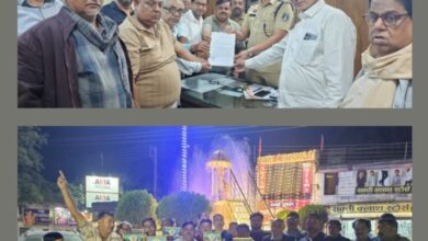 भगवान झूलेलाल पर अमित बघेल द्वारा की गई अमर्यादित टिप्पणी पर 9 नवंबर को शक्ति के सिंधी समाज के लोग पहुंचे पुलिस थाने, बघेल के खिलाफ एफआईआर दर्ज करने की की करी मांग, सिंधी समाज के सुरेश कृपलानी ने कहा- कार्रवाई न होने पर आंदोलन करने मजबूर होगा सिंधी समाज, देश के विभिन्न राज्यों में सिंधी समाज में अमित बघेल के खिलाफ दर्ज करवाई है FIR kshititech