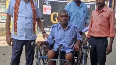 77 वर्षीय दिव्यांग को नगर पालिका अध्यक्ष श्यामसुंदर अग्रवाल ने दिलाई मोटरेट ट्राई साइकिल वाहन 77 वर्षीय दिव्यांग को नगर पालिका अध्यक्ष श्यामसुंदर अग्रवाल ने दिलाई मोटरेट ट्राई साइकिल वाहन kshititech